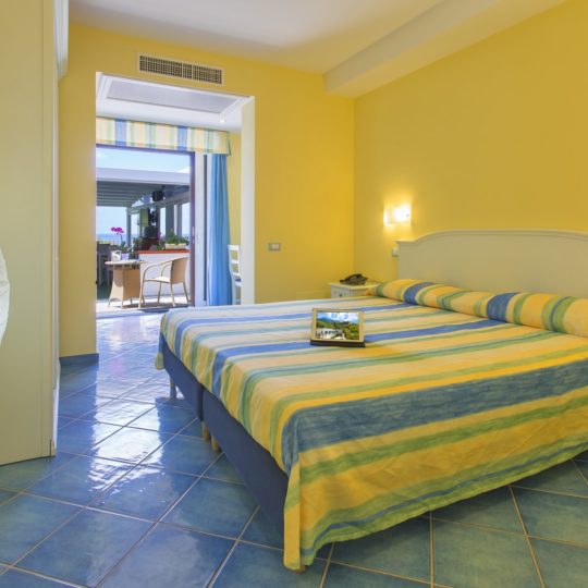 http://www.hotelcavadellisola.it/wp-content/uploads/2016/07/confort2-Copia-1-540x540.jpg